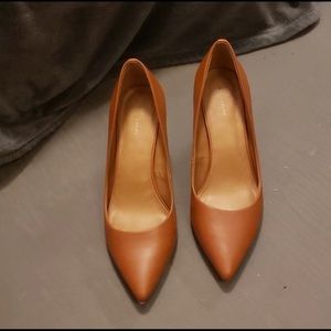 14th & Union Tan Heels